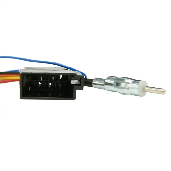 Separator antenowy z przelotem na zasilaniu ISO - DIN  ISO - ISO-5869
